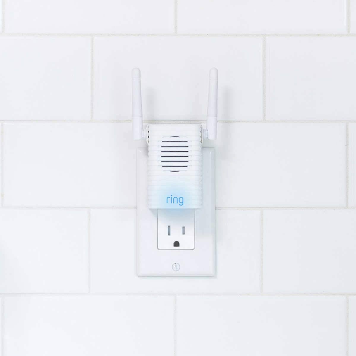 Floodlight Camera with Chime Pro White C275