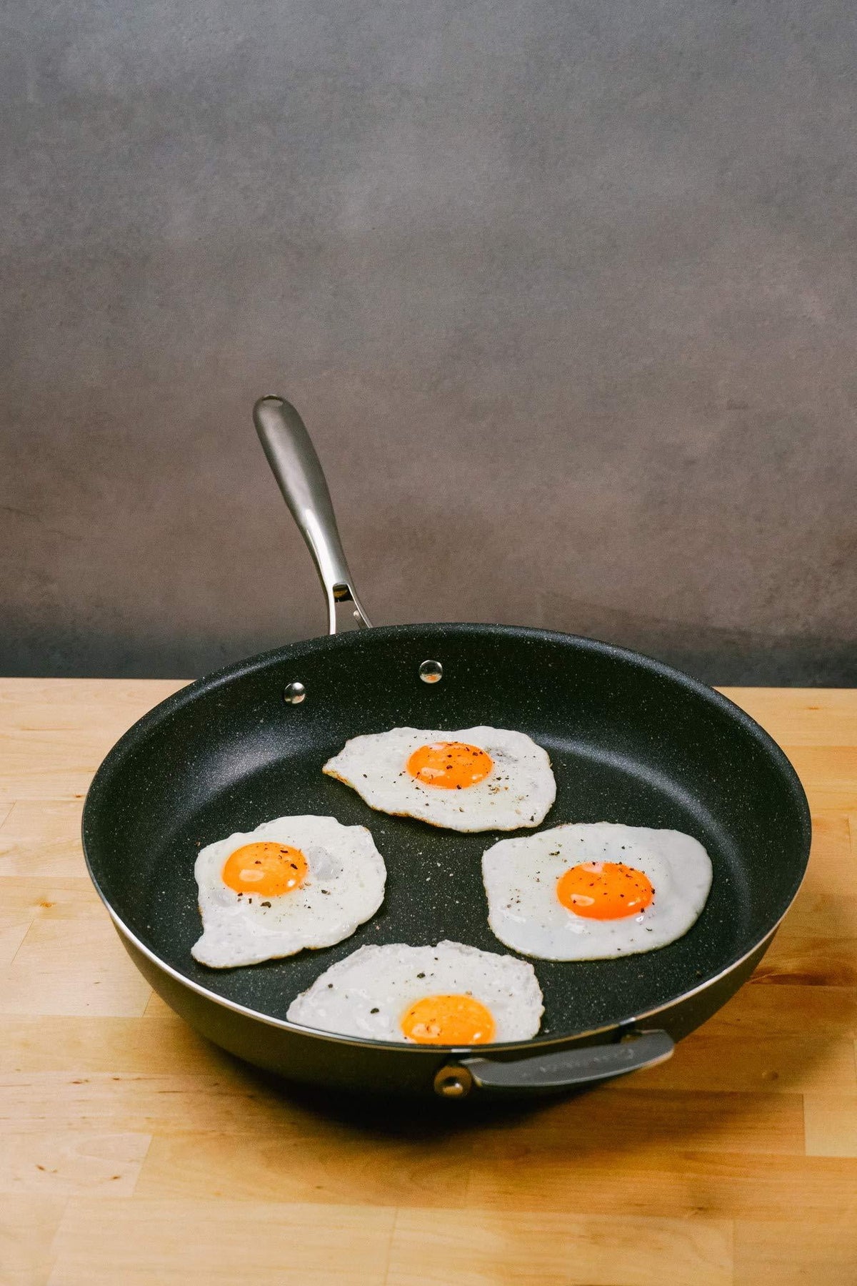 14 inch Frying Pan with Helper Handle D298787