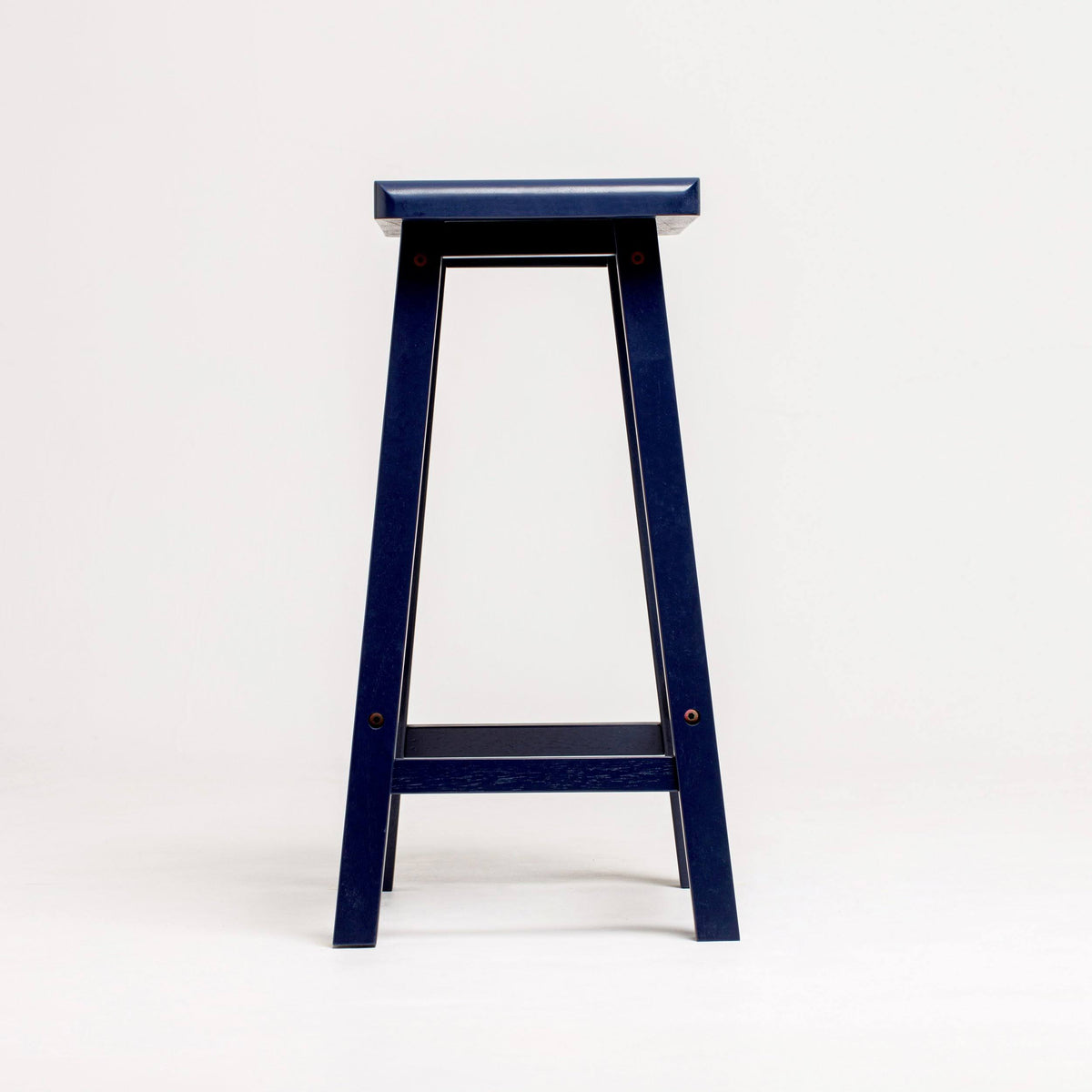 White Saddle Stool C391470