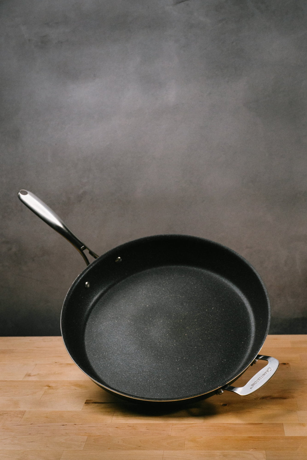 14 inch Frying Pan with Helper Handle D298787