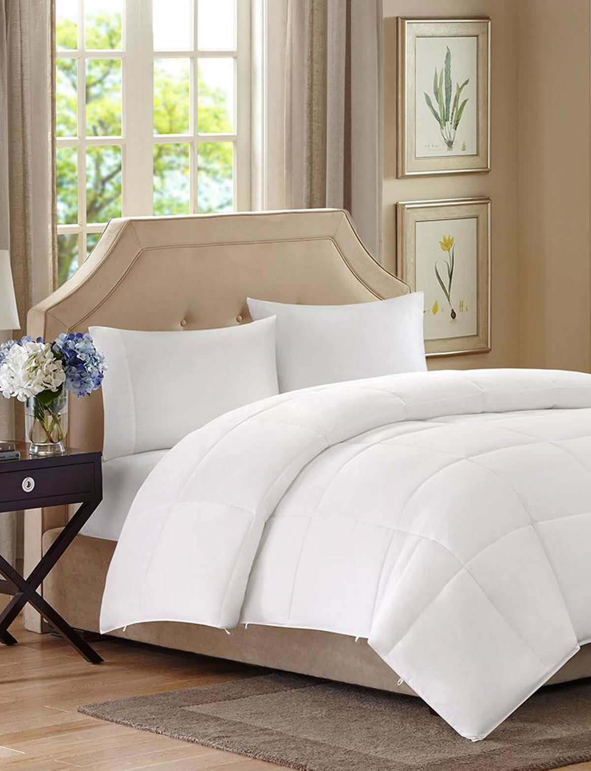 White King/California King Down-Alternative Microfiber Comforter U57231