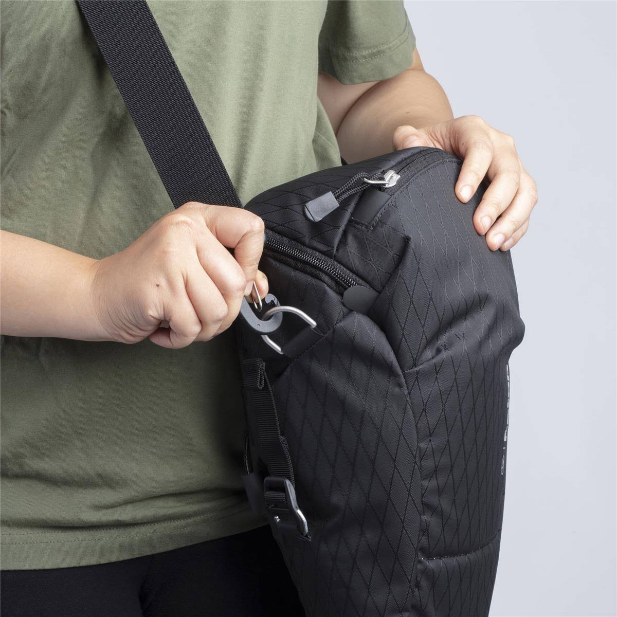 Nylon Zipper Camera Pouch B4520