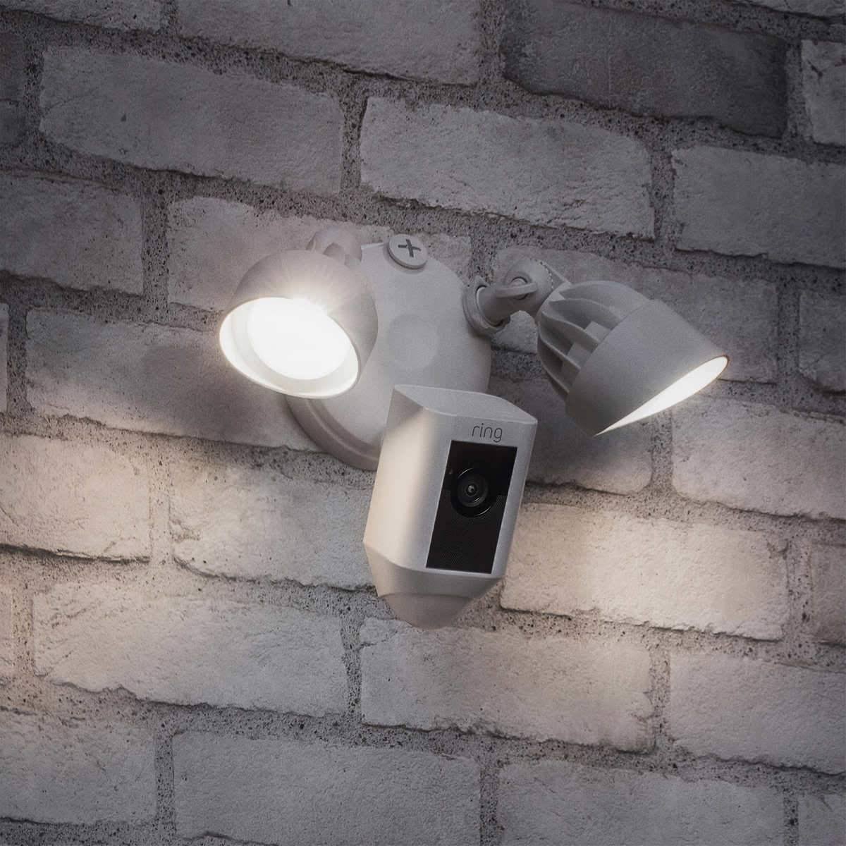 Floodlight Camera with Chime Pro White C275