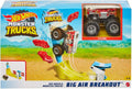 Hot Wheels Monster Trucks Big Air Breakout Play Set with 5 Alarm 1:64 Scale die-cast Metal Body Monster Truck 4 Plastic Crushed Cars 1 Slam Launcher and Ramp R367