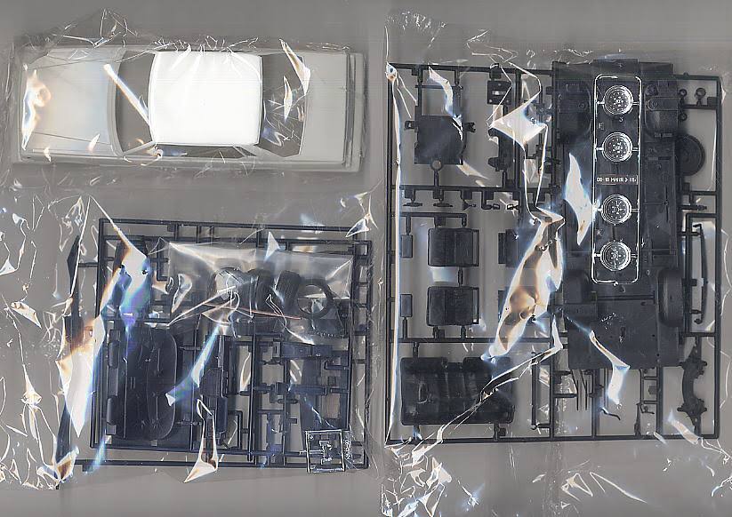 1/24 Model Car P47327