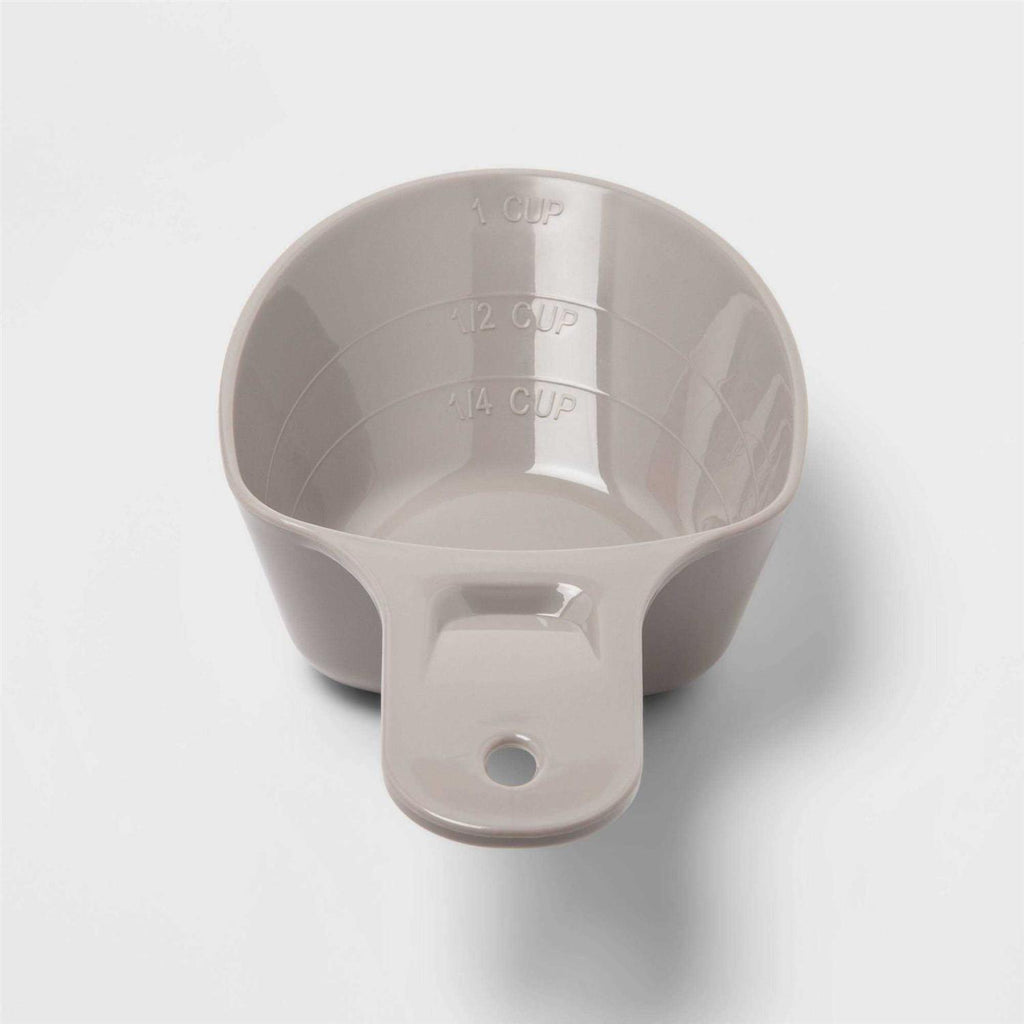 Pet Food Storage Tub with Built-in Scoop F583