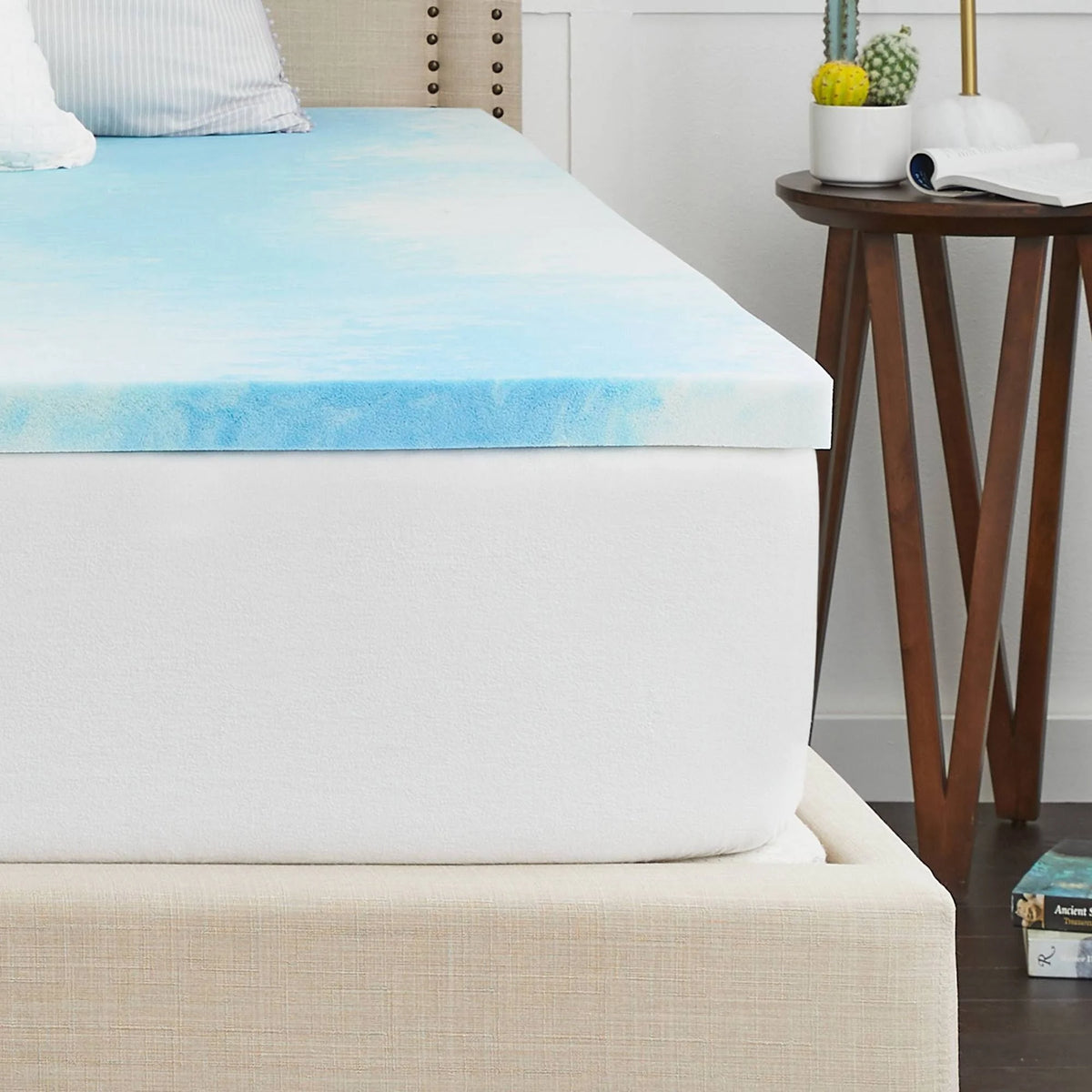 Queen White Memory Foam Mattress Topper T698